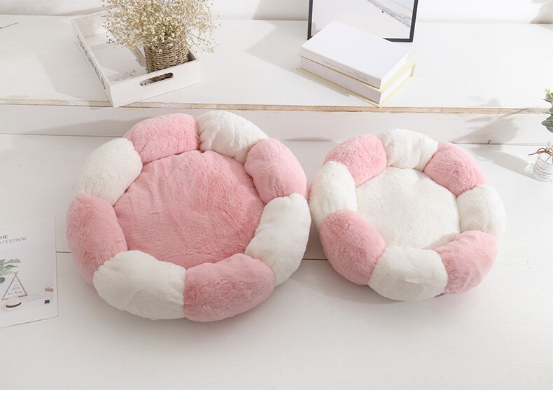 Flower Shaped Cat Bed Indoor Cozy Pet Beds Ultra Soft Plush Dog Basket Sunbed Warm Self-Warming House Sleeping Bag Cushion Mat